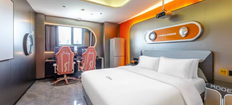 EHA电竞酒店(武汉白沙洲烽火村地铁站店)图片