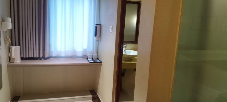 珠海现代商旅酒店(海滨公园情侣路店)图片