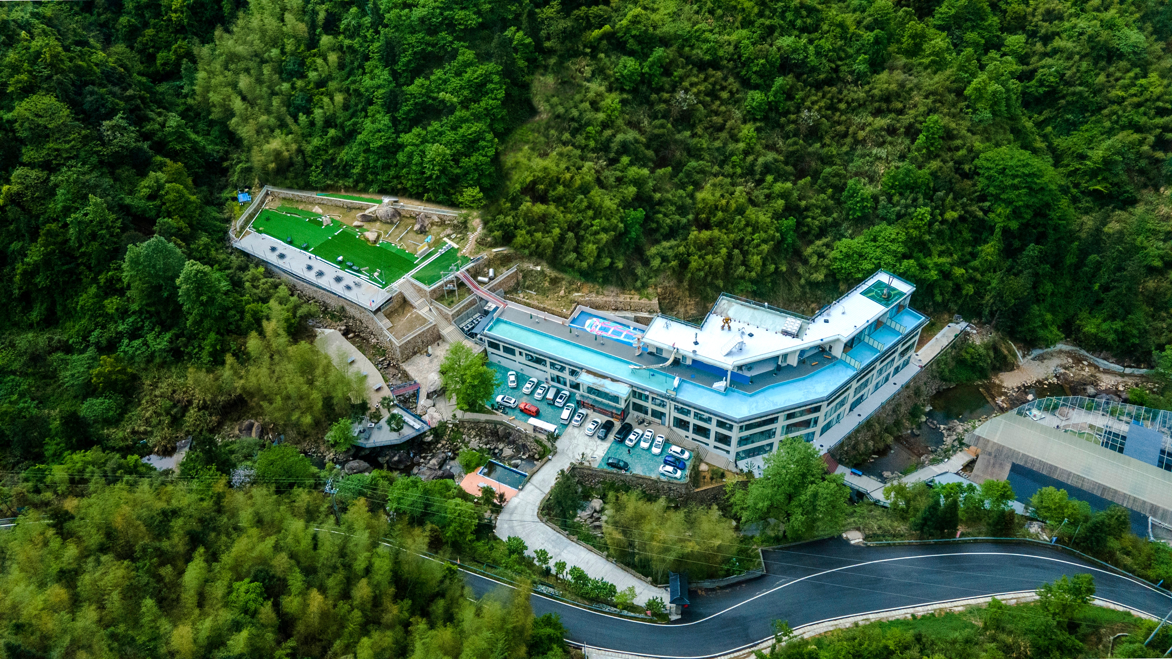 Yunhe Senquan HotelOver view