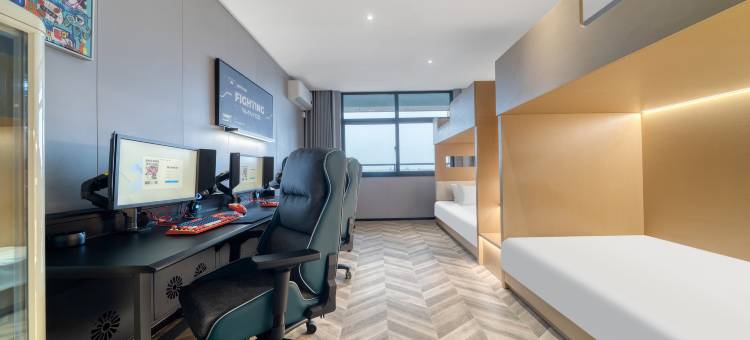 网鱼电竞酒店(杭州萧山机场义蓬地铁站店)图片