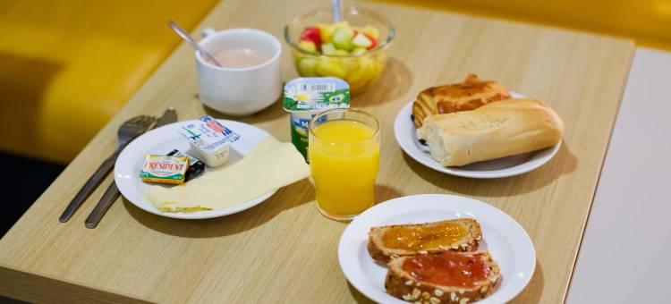 维伦纽夫卢贝村B&B酒店(B&B Hotel Villeneuve Loubet Village)图片