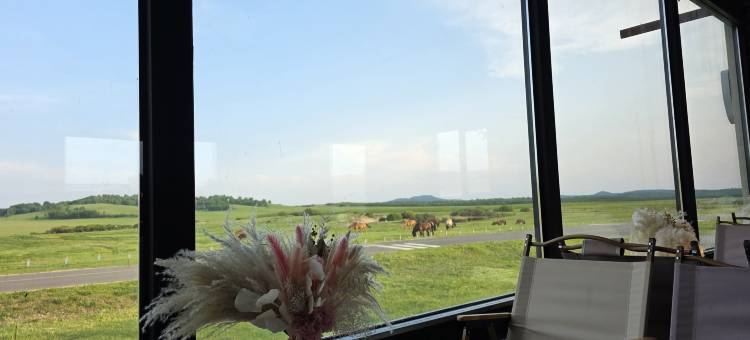 乌兰布统草原乌兰野宿图片