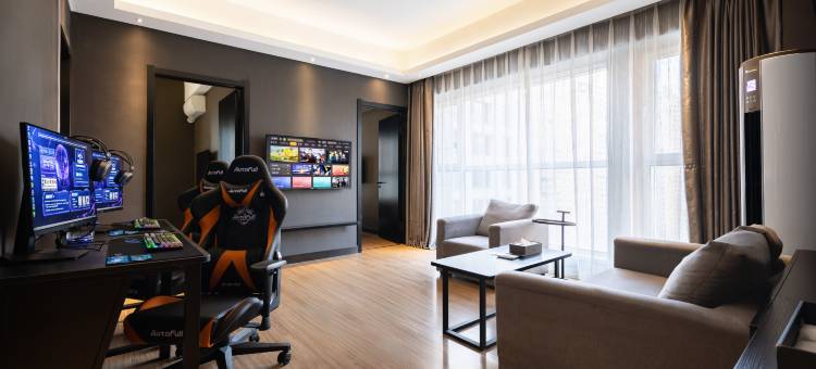 尖峰·悦电竞酒店(沈阳奥体中心浑河外滩市集店)图片