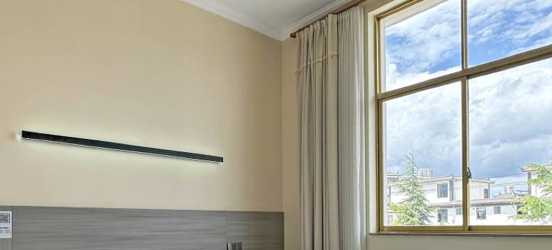 玉龙蓝天酒店(丽江高铁站店)图片