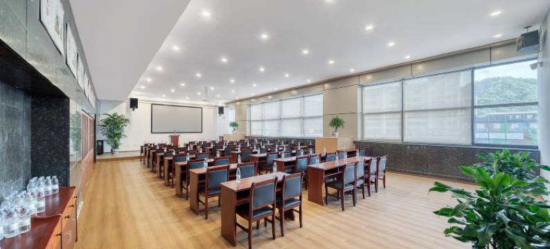 和颐酒店(杭州转塘霞鸣街地铁站店)图片