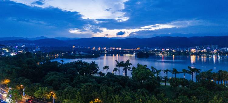 弥勒海湾瑞景温泉酒店(湖泉生态园湖泉半山温泉店)图片