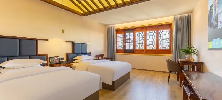 天高云淡大酒店(威宁县政府草海站店)图片