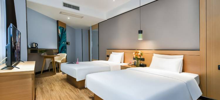 曼天雨酒店(武汉友谊大道湖北大学地铁站店)图片