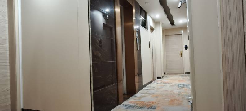 柳州宝莱主题酒店(柳江体育中心柳堡路店)图片