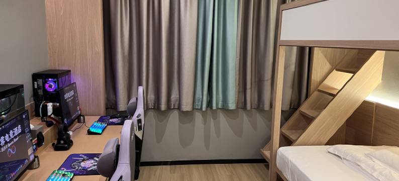 鹰潭四霁电竞民宿(星河店)图片