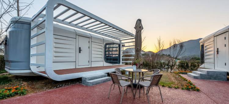 游垫古村太空舱民宿图片