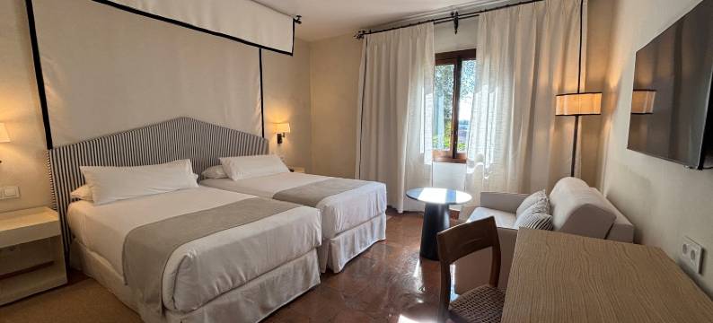 德拉贝拉酒店(Parador de Jarandilla)图片