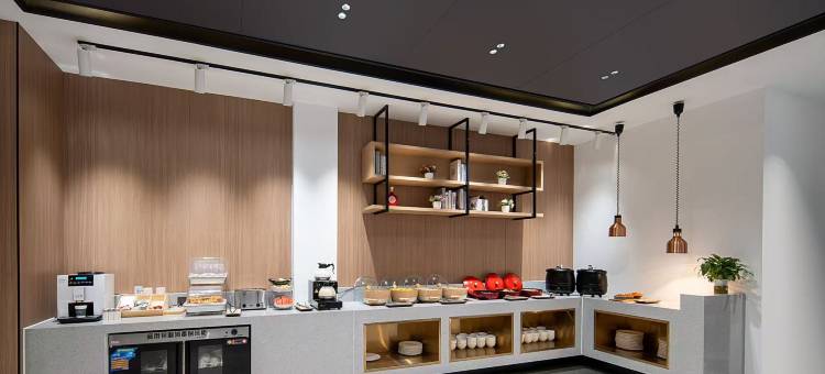 云左星光酒店(康马店)图片
