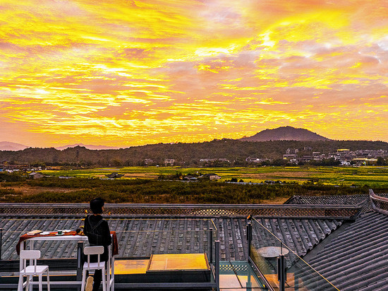 腾冲花间美宿360度空中观景温泉客栈