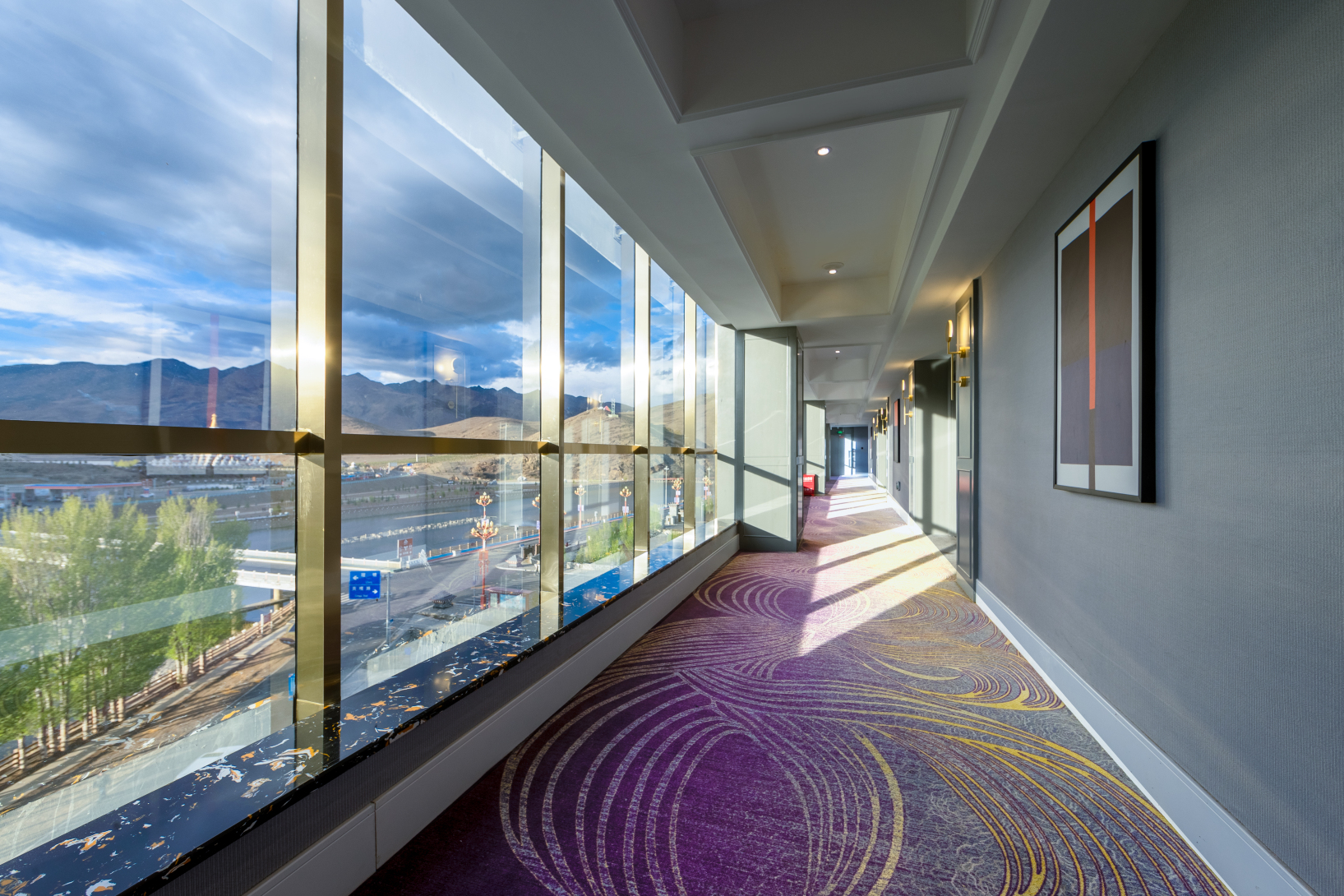 LANOU Hotel (Daocheng Binhe Road) Hotel Overview