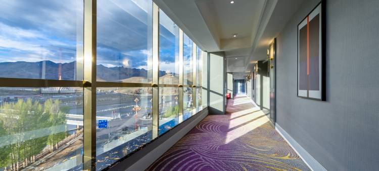 兰欧酒店(稻城滨河路店)图片