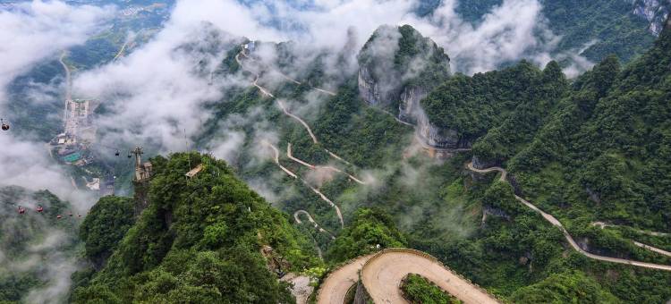 云梦山客栈(天门山索道店)图片