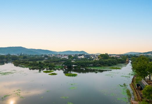 Suzhou Huguang Mountain House Hotel (Xishan Island Happy Farm) Hotel Overview