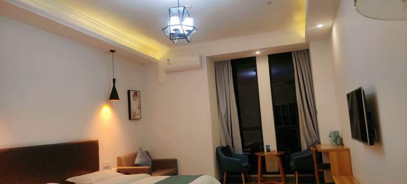 轻选民宿(长沙树木岭地铁站店)图片