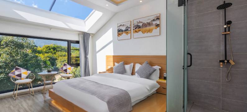 仟尚主题客栈(大理古城洱海门店)图片