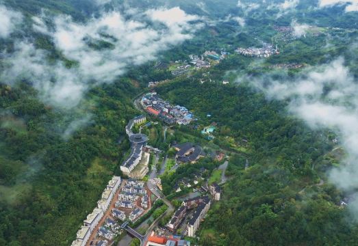 China Railway Huashuiwan Hot Spring HotelOver view