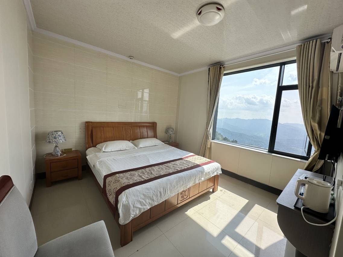 文英客栈(信阳鸡公山景区店)