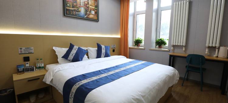 欧城轻奢酒店(中央大街哈尔滨站店)图片