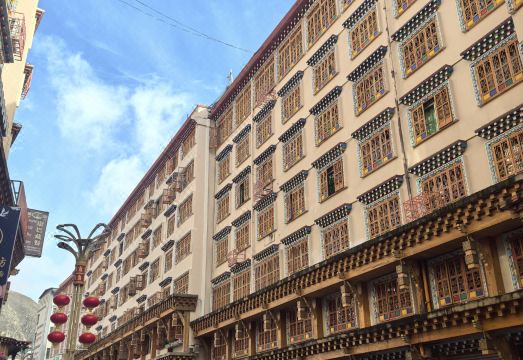 Dege Executive HotelHotel Overview