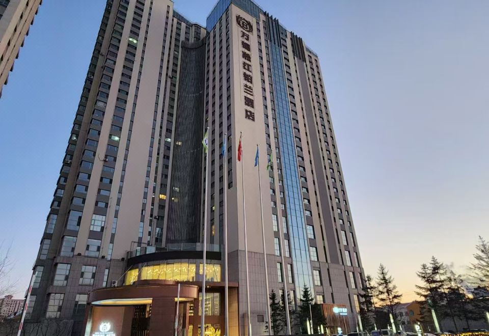吉林万锦凇江铂兰酒店外景图