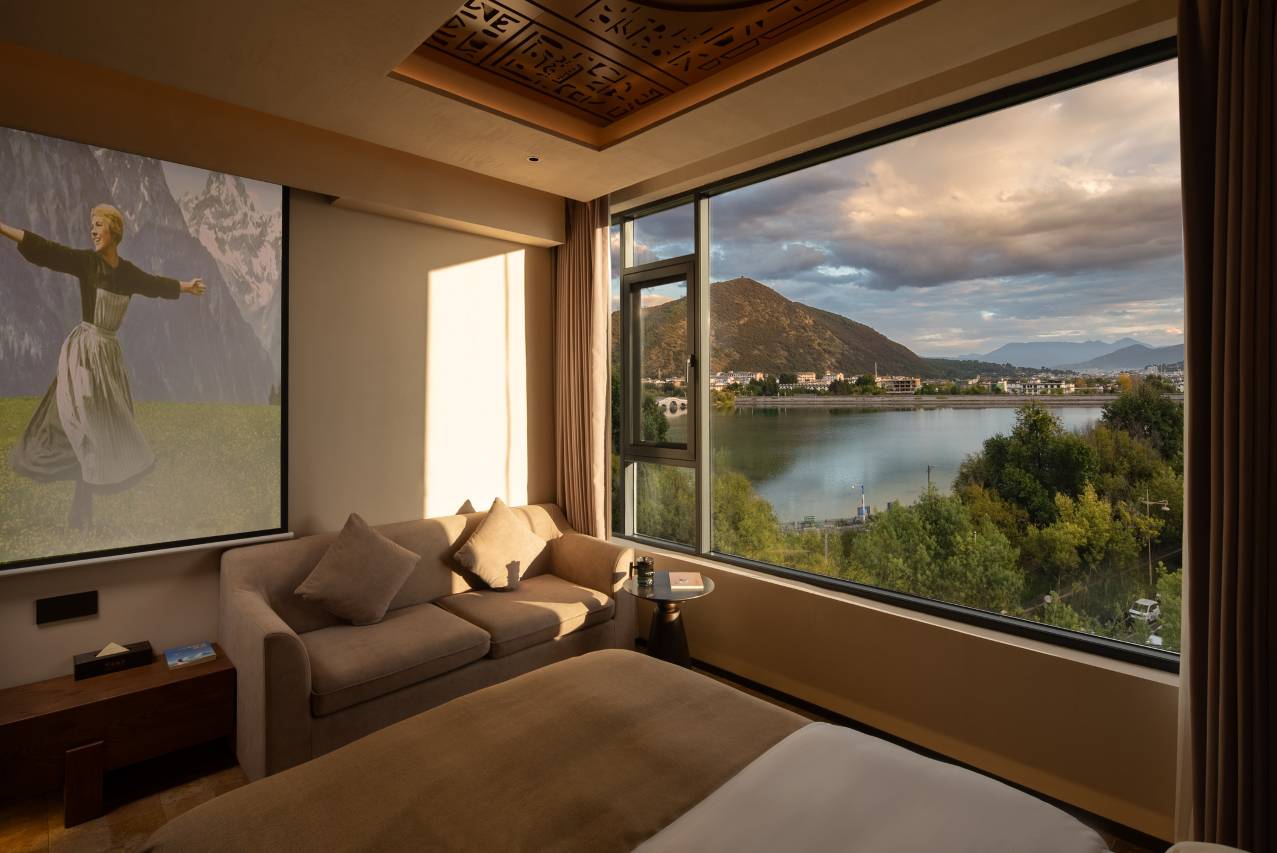 竹舟雪山度假酒店(丽江古城区清溪公园店)图片