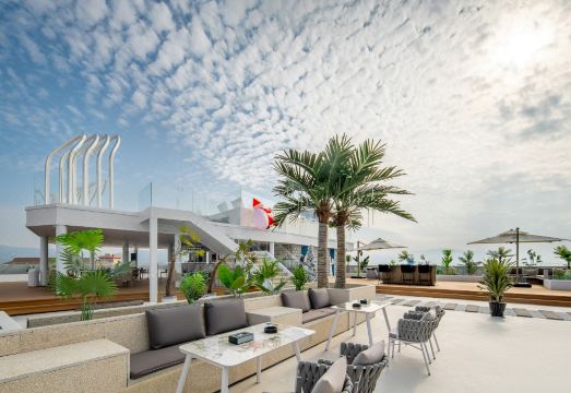 瑞丽兰欧国际酒店外景图