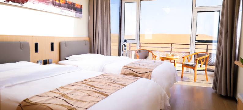 夜鸣沙星宿酒店图片