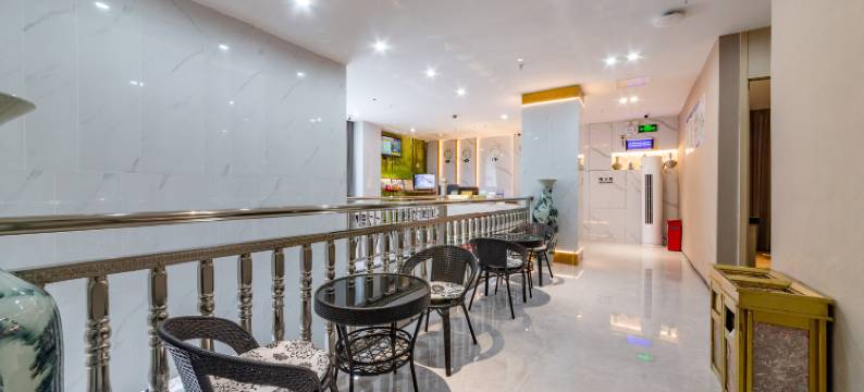 深圳万家惠酒店(卓悦汇上梅林地铁站店)图片