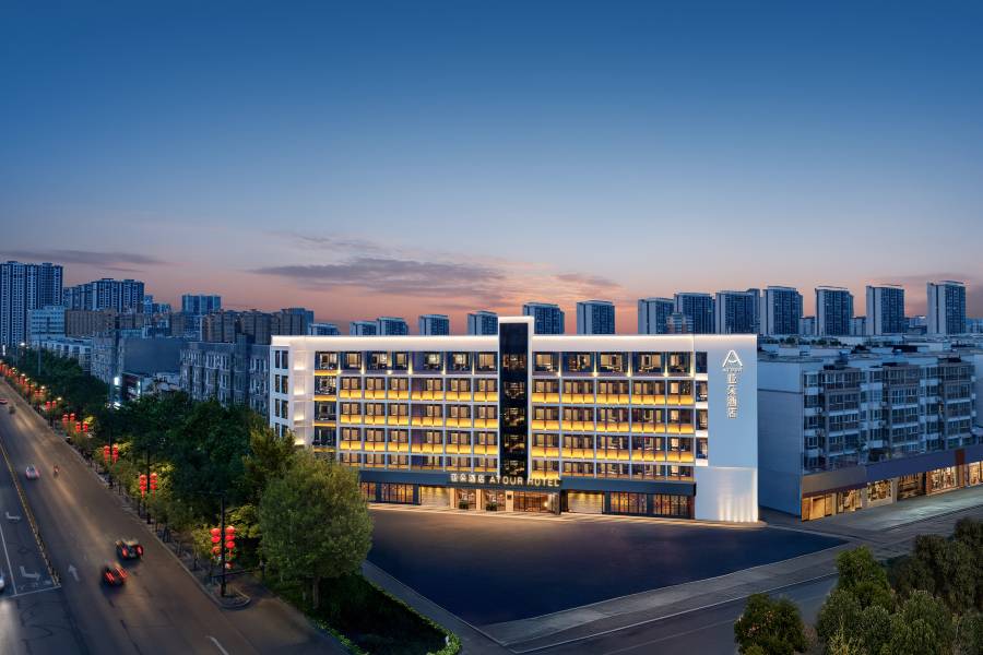 開封萬歲山武俠城河南大學亞朵酒店
