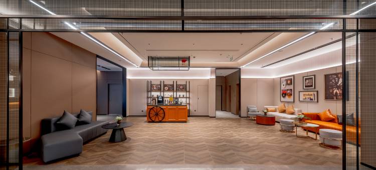 Yunik电竞酒店(杭州临平地铁站店)图片