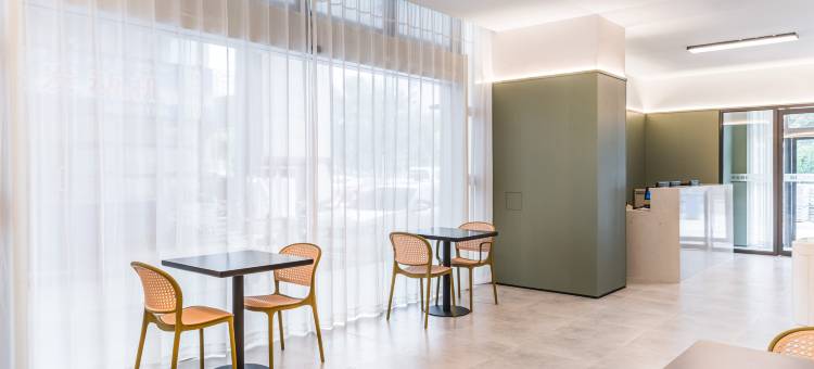 如家UP华驿智旅酒店(天津香江广场耀华中学店)图片