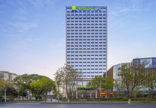 阿克苏智选假日酒店外景图