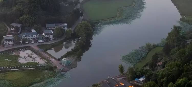 乐至栖岸酒店图片