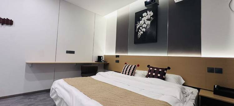 开封轻岚·影音休闲美宿(万岁山武侠城店)图片