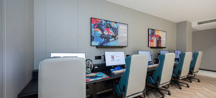 网鱼电竞酒店(上海淮海中路人民广场店)图片