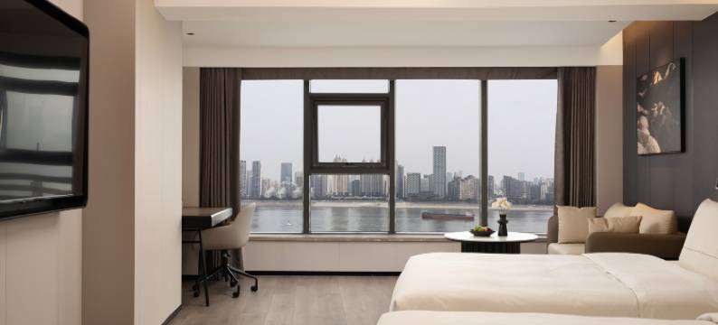 武汉江汉路江汉关江景亚朵酒店图片