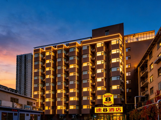 速8酒店(兰州东方红广场地铁站万象城店)