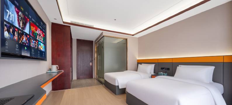 亚曼轻奢酒店(木雕城五马塘夜市店)图片