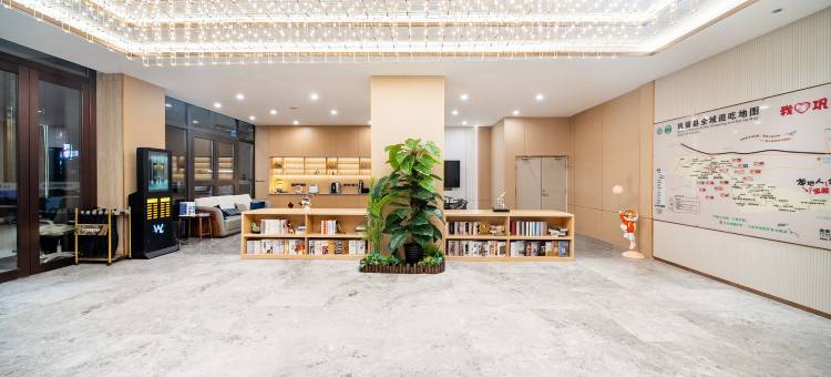索性酒店(巩留蝶湖景区店)图片