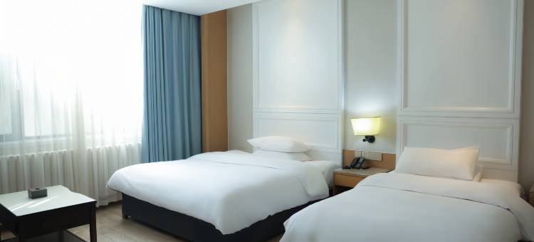 银座佳驿轻居酒店(济南儿童医院和谐广场店)图片