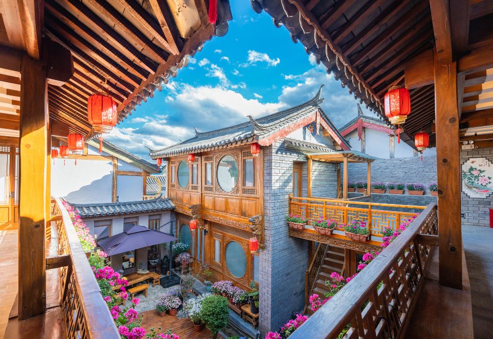 Shile Hot Spring. Flowerside Brand Designer Mercure over view