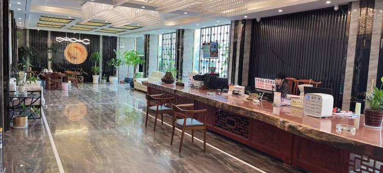 美宿·红宇酒店 (绿春县华联超市店)图片