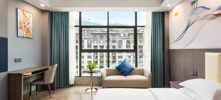 黔东逸居酒店(凯里学院高铁南站店)图片