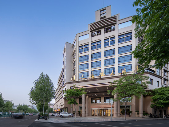 现代广场大酒店(银泰城处州府城店)