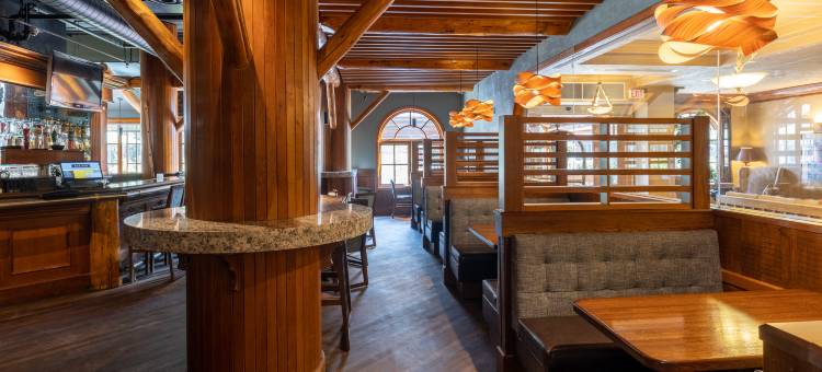 班夫驯鹿水疗小屋(Banff Caribou Lodge and Spa)图片